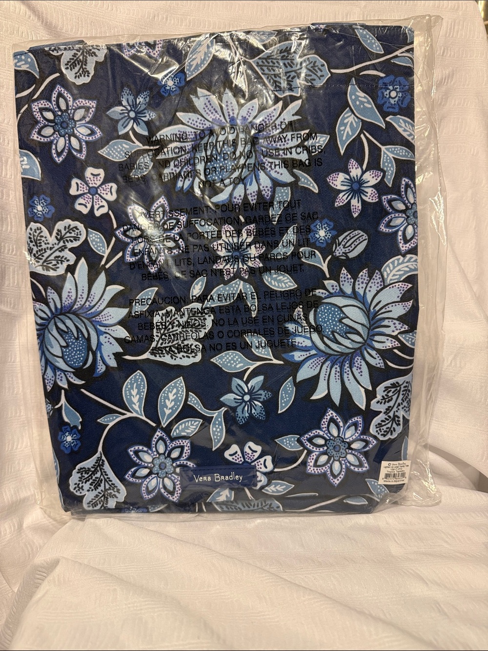 NWT- Vera Bradley (Tropics Tapestry) Lighten Up Large Family Tote